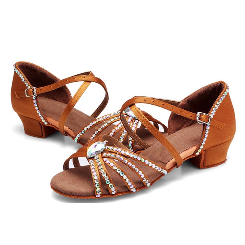 Женская атласная обувь для латинских танцев для девочек, детская танцевальная обувь для бальных танцев и сальсы на низком каблуке со стразами
