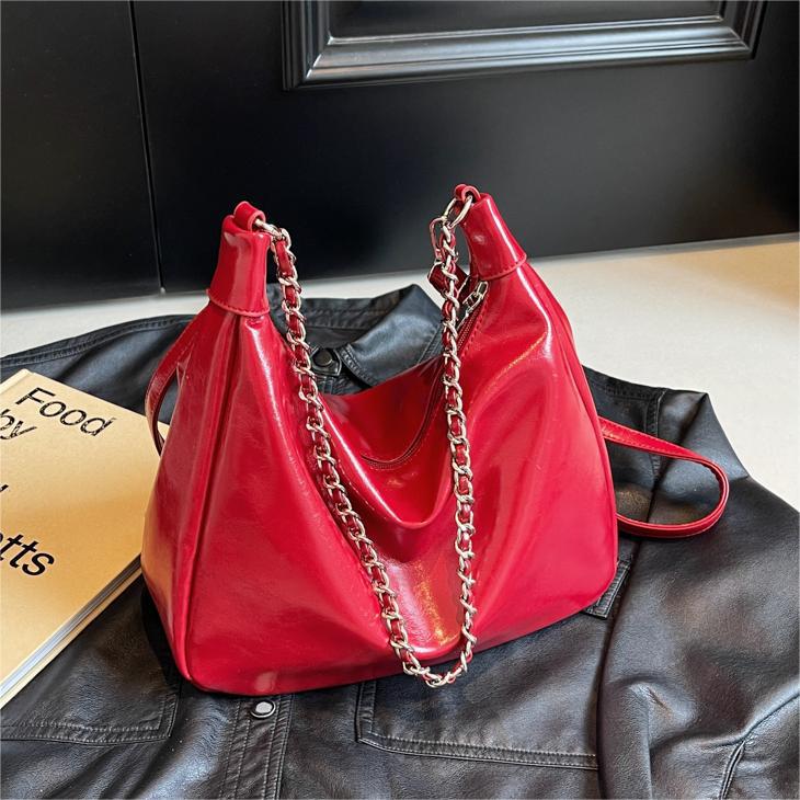 Simple and Fashionable Underarm Bag, Commuter Messenger Bag, Large-capacity Versatile Casual Tote Bag.