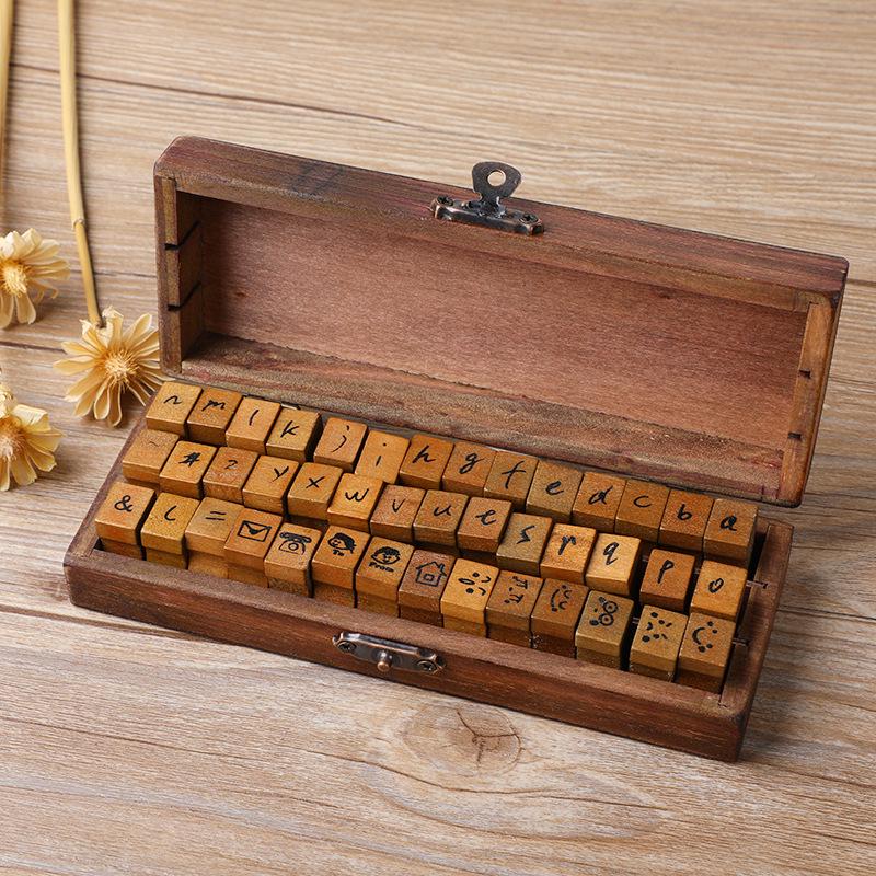 Набор декоративных штампов в стиле ретро с английскими буквами и цифрами в деревянной коробке, 30/42/70 штук