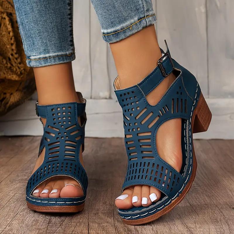 A Pair of Women's Solid Color Square Heel Sandals with Open Toe and Zipper Closure, Suitable for Beach Outdoor High-heeled Sandals