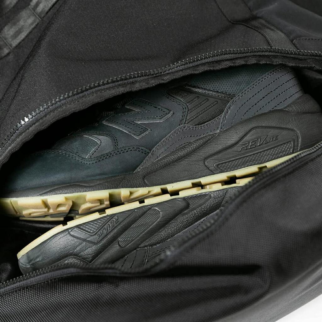 Рюкзак Daypack Square B4 46L Box Pack Large [New Era] Мужской Женский (черный)