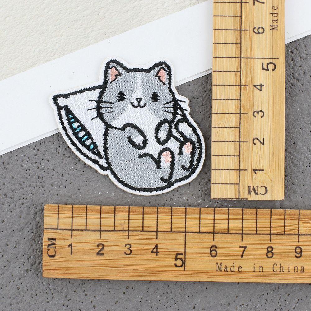 Значки, джинсы, детская одежда, нашивки для одежды, вышивка кота, нашивки с вышивкой кота, аппликации в виде кота