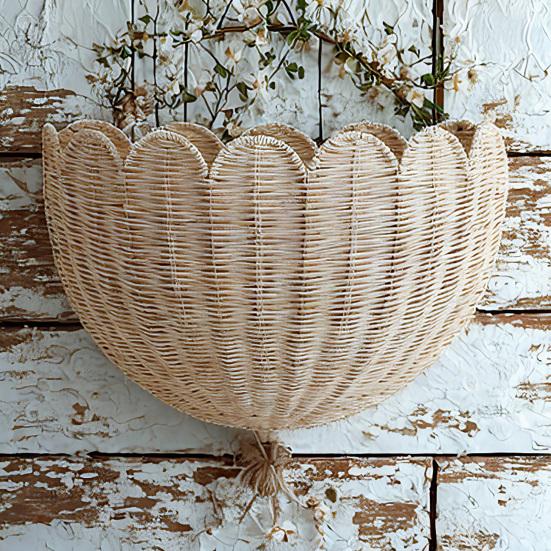 Scalloped Wall Wicker Basket Large Capacity Strong Load-bearing Simple Installation Multi-Purpose Rustic Wall Storage Basket
