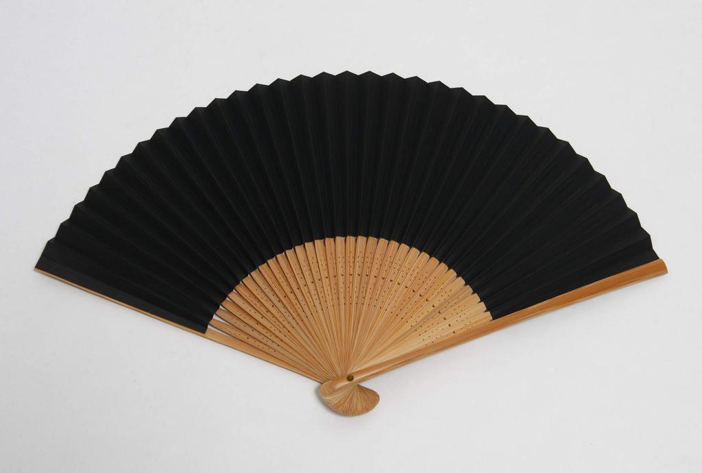 Складной веер Kyoto Folding Fan Frog Design, ручная работа мастеров из Киото. Поставляется с чехлом и подарочной коробкой [Хасэгава] - - -