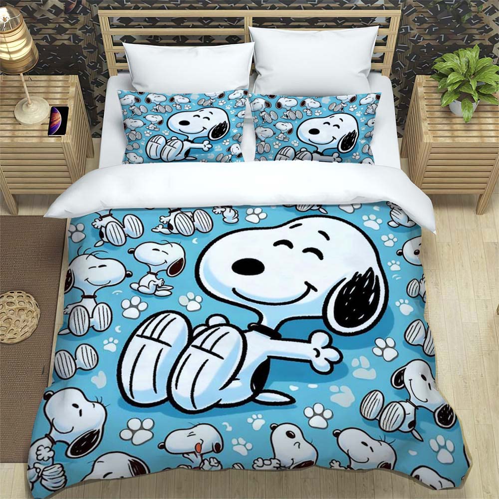 Brightly colored, adorable Snoopy pattern duvet cover and pillowcases, perfect for the bedroom, three-piece set.