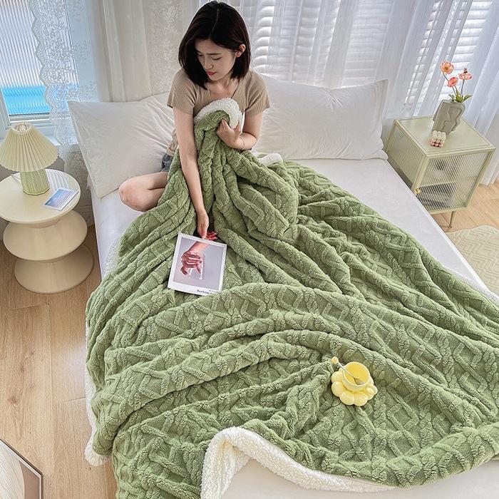 Lambswool Quilt Blanket Dual-purpose Coral Flannel Sofa Car Cover Blanket Office Lunch Break Shawl Air Conditioning Blanket Gift