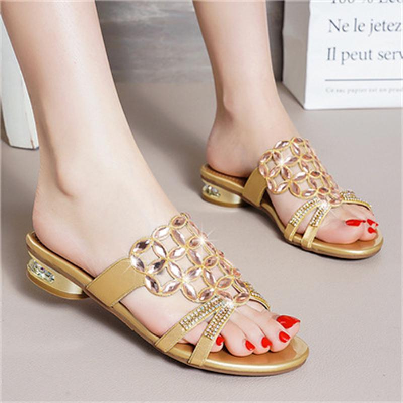 Модные женские дышащие босоножки со стразами и цветочным узором, летние модные новые кожаные тапочки, нескользящие босоножки с ромбами на толстом каблуке