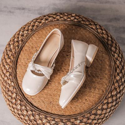 2024 Весна и Осень Новые Модные Универсальные Туфли С Бисером Мягкая Подошва С Юбкой Каблуки Средней Толстости Женские Туфли С Бисером