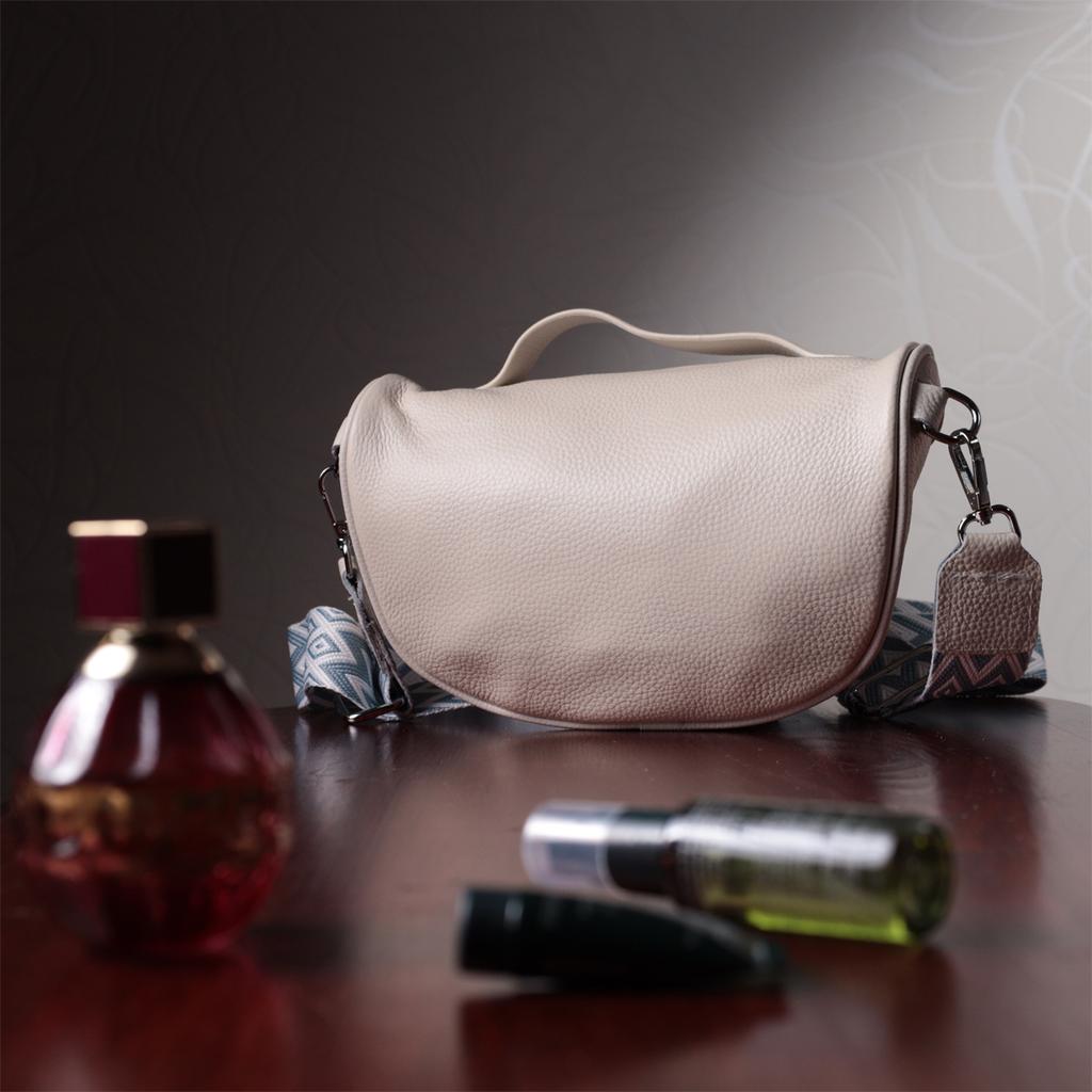 Trendy Women's Shoulder Bag In Classic Color Made of Genuine Leather Vintage 22656 White