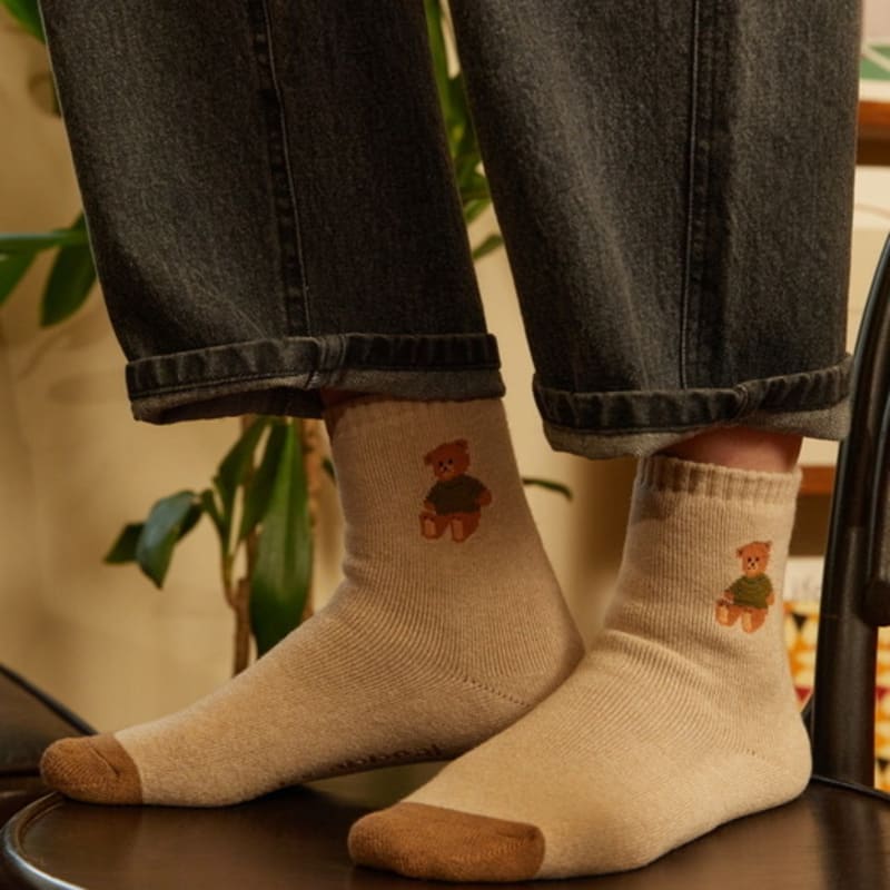 SOCKS APPEAL warm green t shirt bear