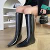 Модные женские туфли на плоской подошве с высокими сапогами до колена с квадратным носком, зима 2025, новый тренд, готические туфли челси, повседневные кожаные туфли, модное платье, Botas Mujer
