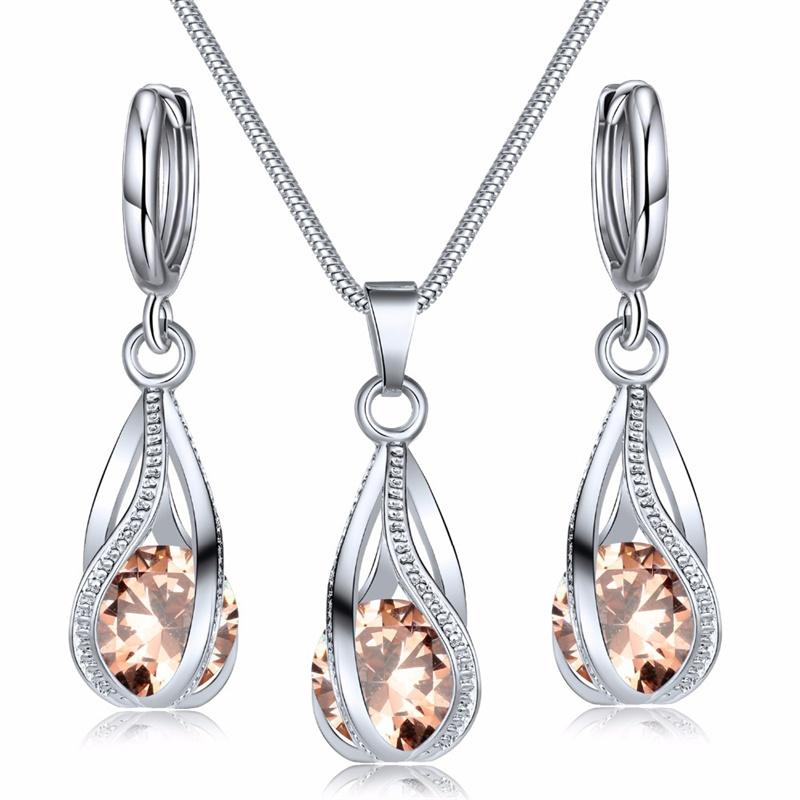 Комплект из ожерелья и серег Chic Melody - сверкающие украшения из кристаллов циркония для женщин