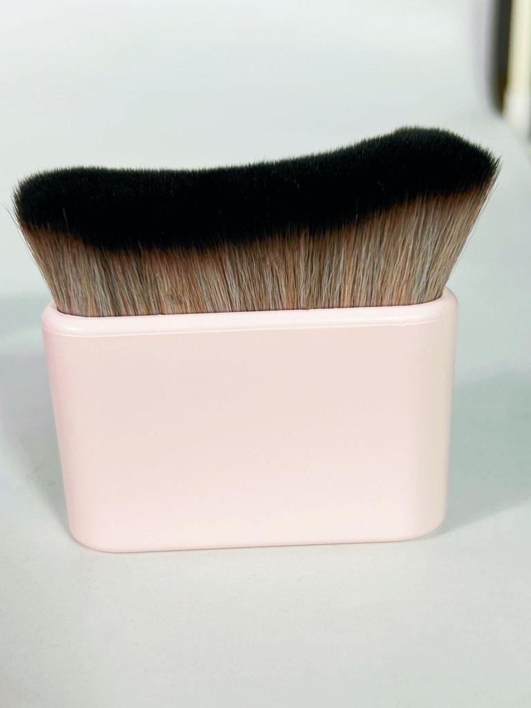 Универсальная кисть для автозагара и макияжа: Мягкая щетина для тела, румян и многого другого
