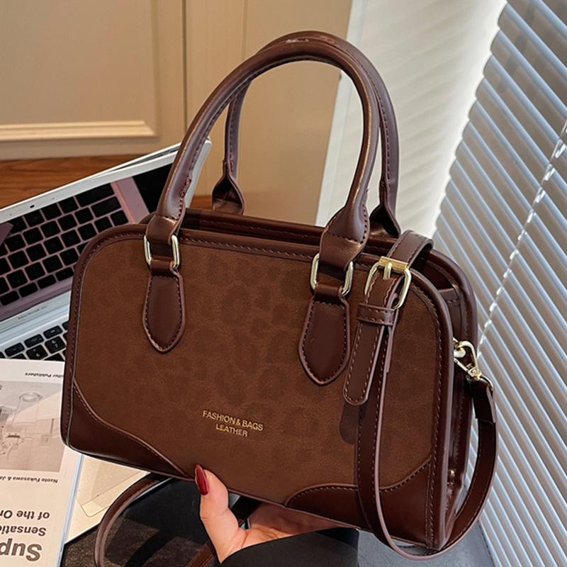 Handbag High Value Pillow Bag 2025 Autumn Fashion New Simple Casual Shoulder Bag Trendy Commuter Messenger Bag