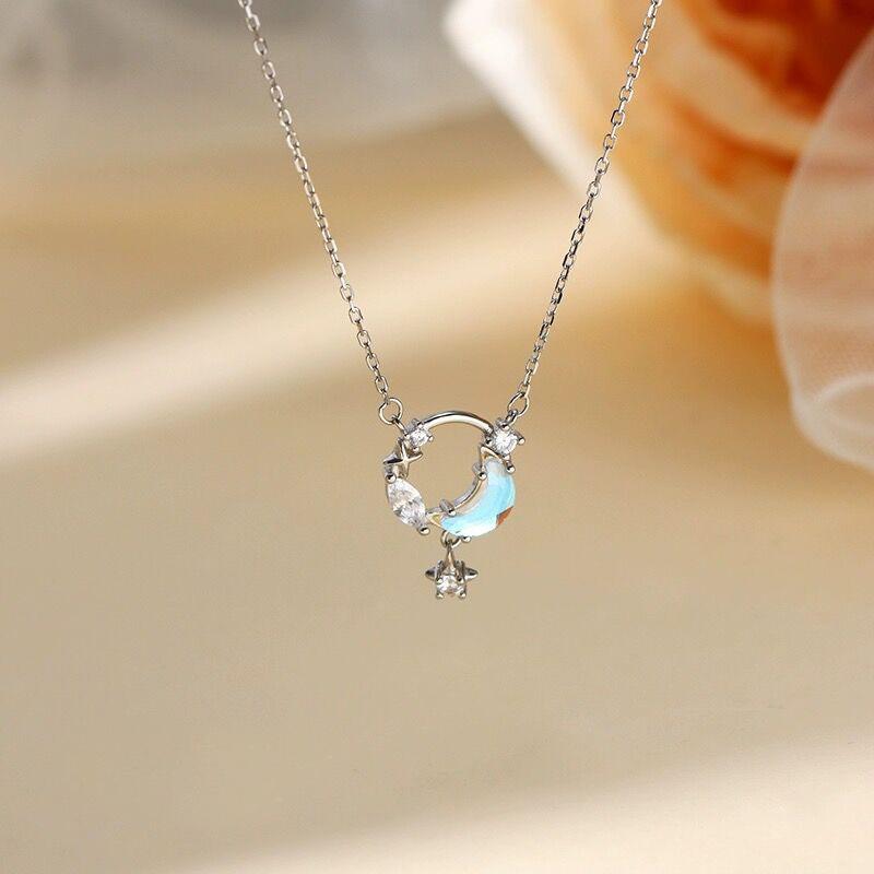 Luxury Rhinestone Clavicle Chain Choker Elegant Moon Butterfly Necklace Pendant For Women Girls Party Wedding Jewelry Accessories