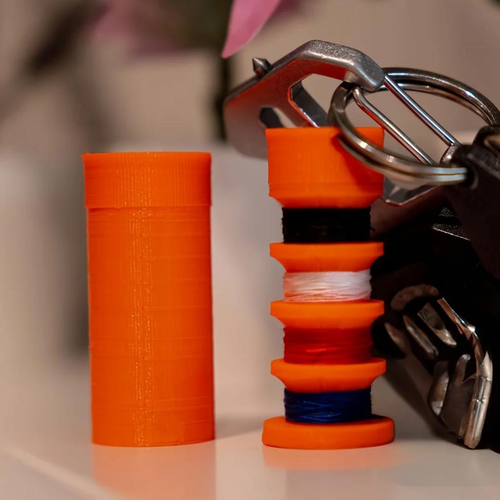 Keychain Portable Sewing Kit, Mini Sewing Set for Clothes & Buttons Mending, Sewing Storage Bag