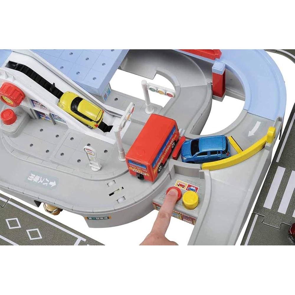 TAKARA TOMY Tomica World Tomica Run! Spiral Bus Town