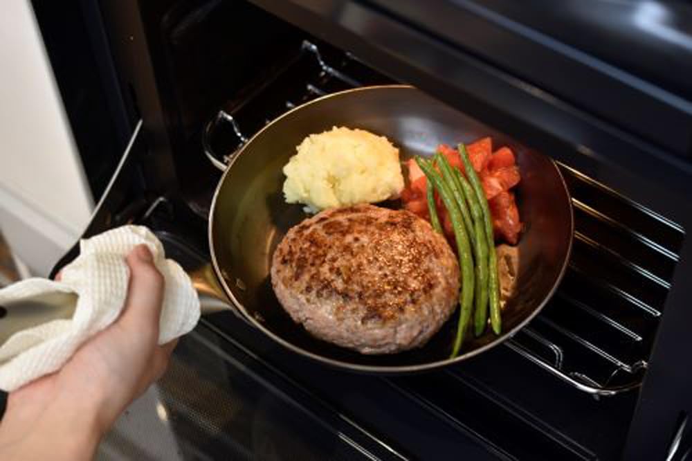 Продвинутая дверь HANAKO Кованая титановая ручка Сковорода 28см (2.3mm) HF-28