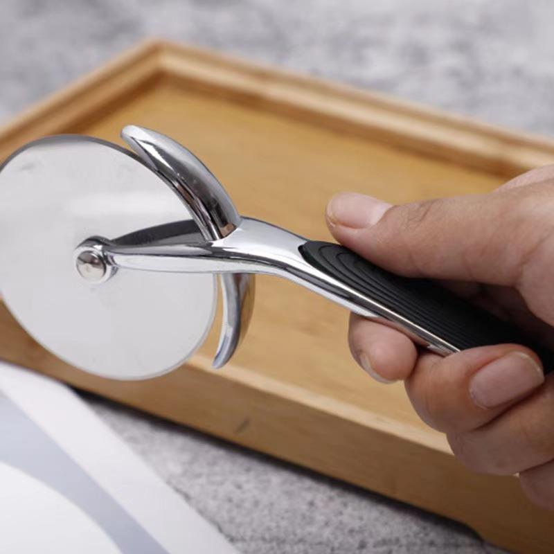 Premium Pizza Peeler Zinc Alloy Smooth Sliding Pizza Cutter Wheel Pizza Slicer With Metal Handle