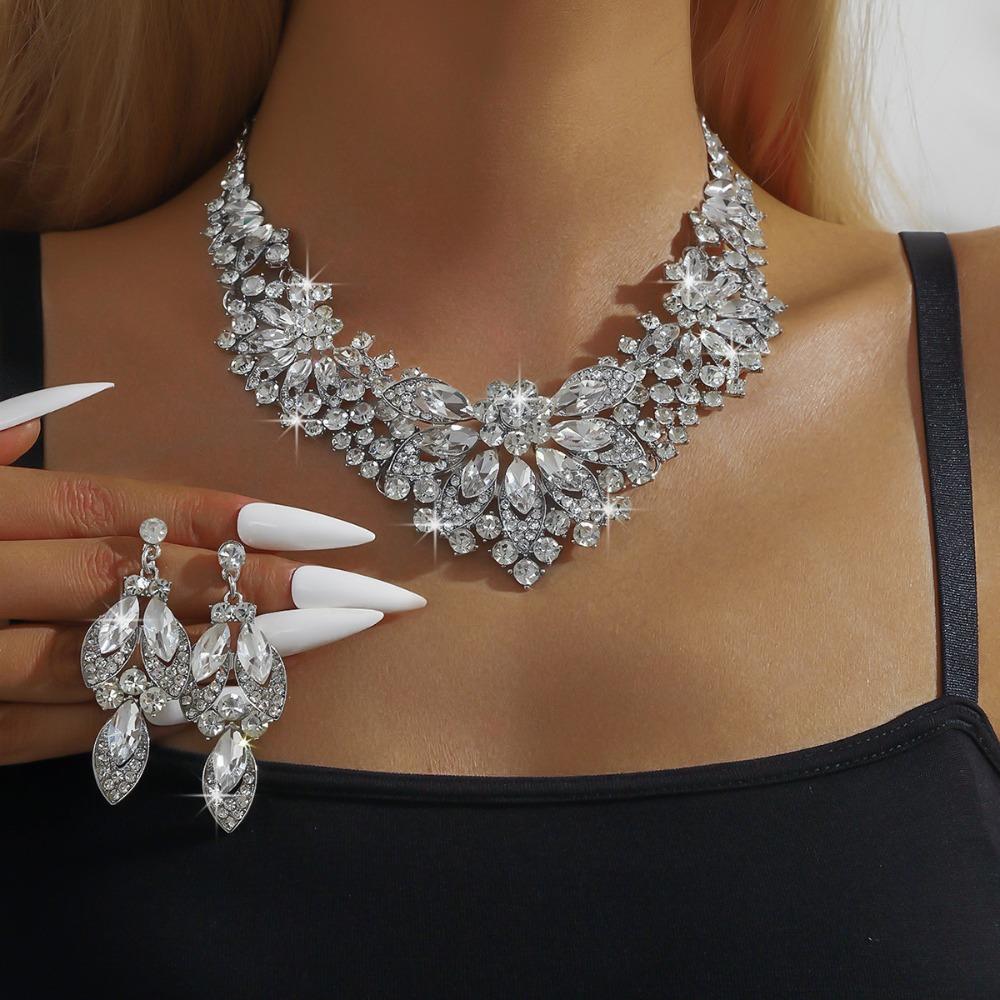 Exquisite Rhinestone Jewelry Set Crystal Crystal Necklace Set Necklace Earrings Set Banquet