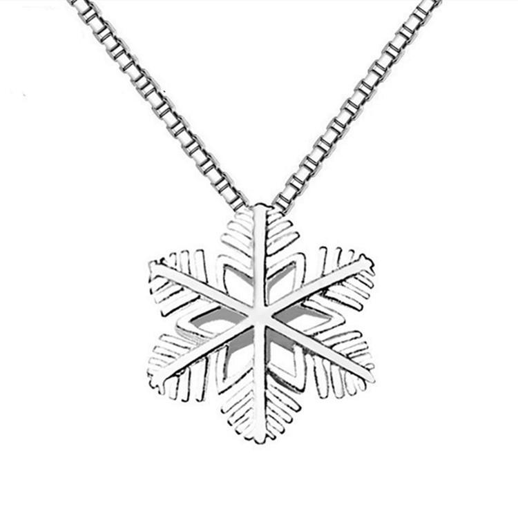 Mori Style Fresh Leaf & Snowflake Pendant Clavicle Necklace