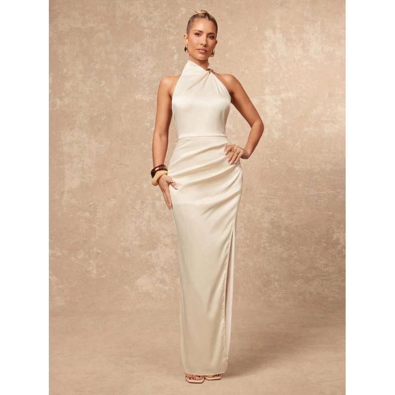 Glossy satin metal decorative neck, waist pleated, tight, hip-wrapped and split-ended long dress