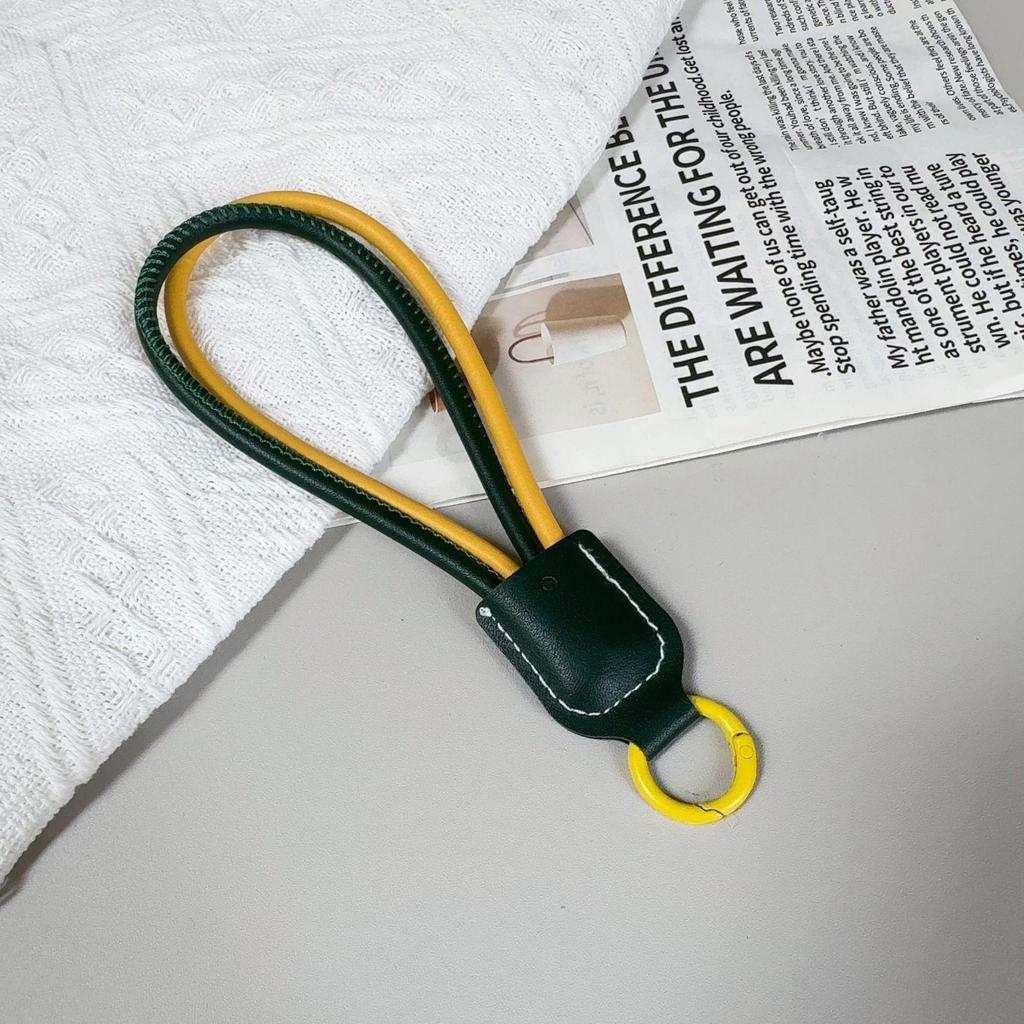 In-Stock Two-Tone PU Leather Short Lanyard for Phone Cases, Handbags, and Keychains – Stylish, Personalized, Versatile.