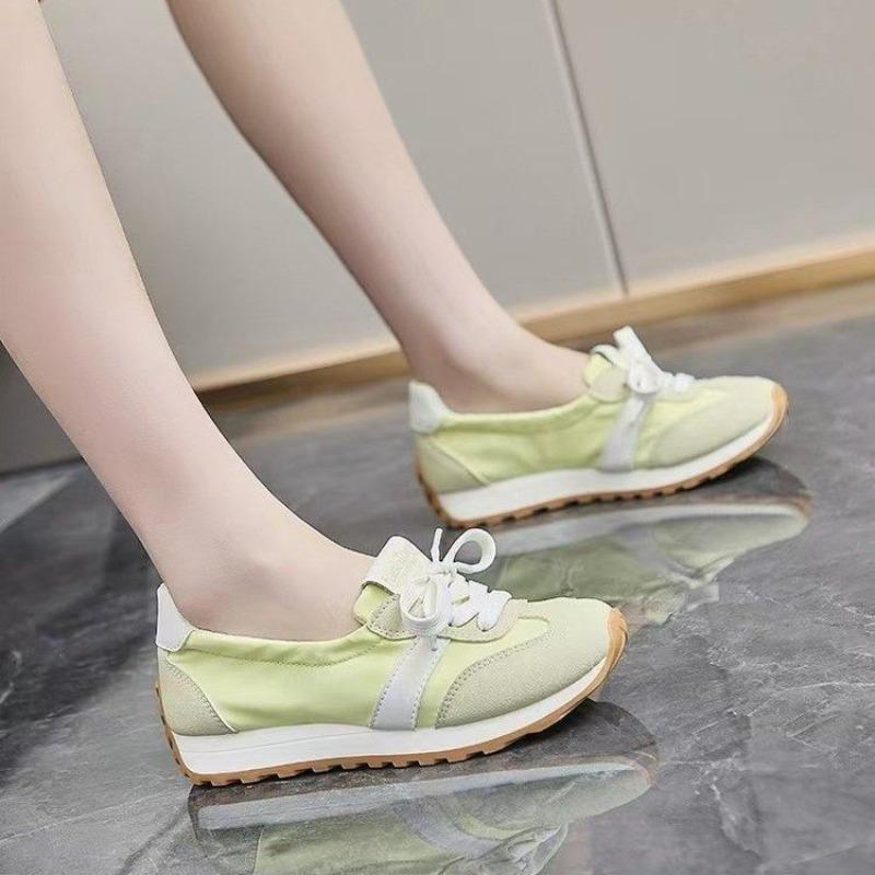 Новая женская обувь на лето 2025 года дышащая и универсальная. Обувь на толстой подошве с увеличением роста подходит для студентов для бега и отдыха.