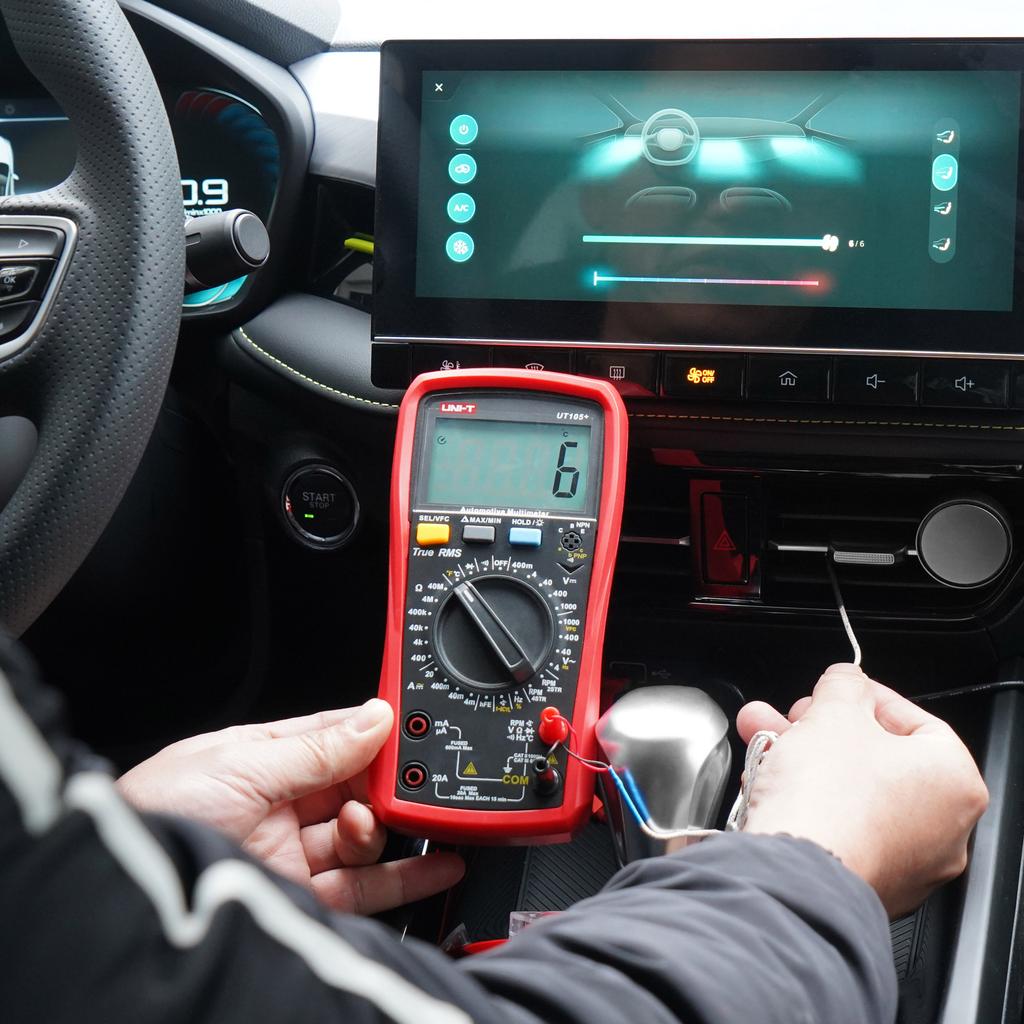 Uni-T UT105+ multimeter