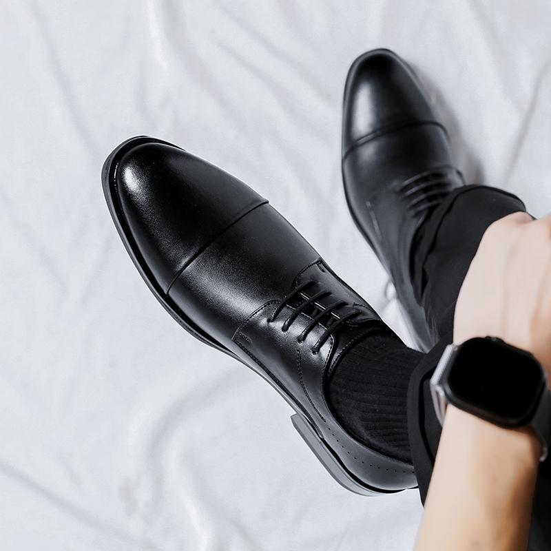 2026 New Men Leather Shoes Formal Elegant Dress Shoes Lace Up Man Casual Footwear Original Pointed Versatile Small Leather Shoes