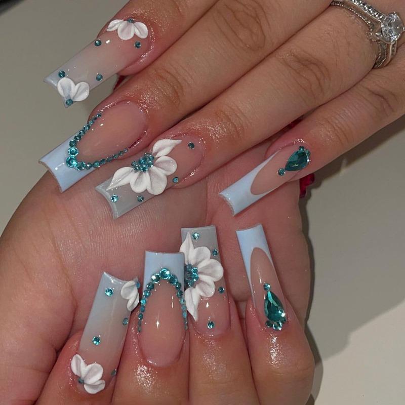 Popular European and American extended water pipes wear nail pads, three-dimensional butterfly false nails, blue French edge removable patch