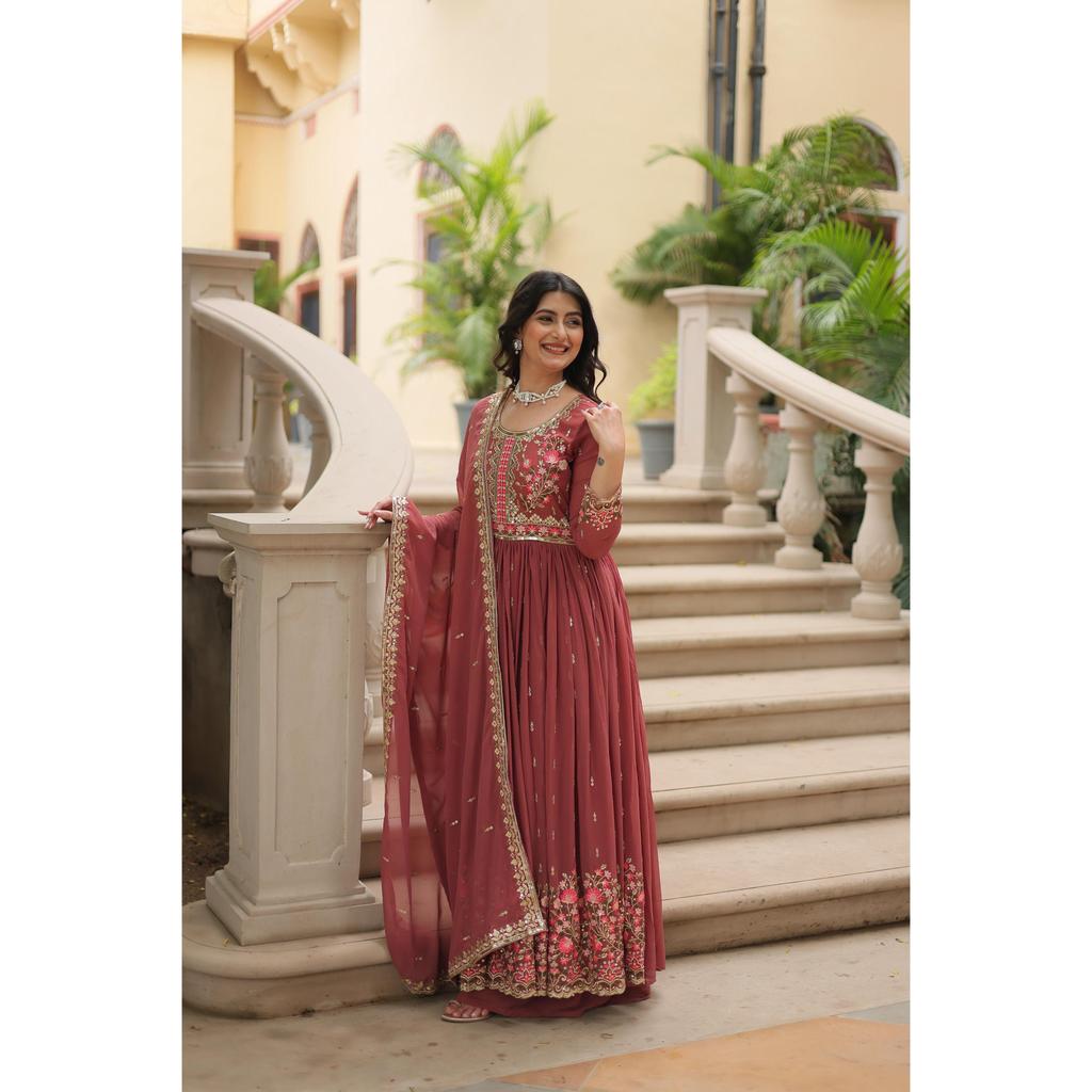 Премиальные дизайнерские готовые коллекции топ-шарары-дупатты 2025