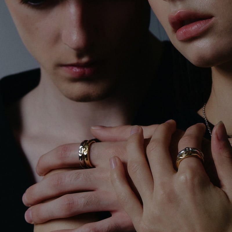 Aphrose Sea Otter Two-Tone Ring (Gold)