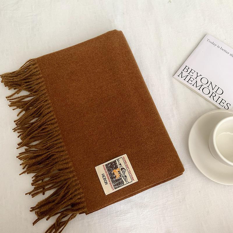 A Winter-specific, All-color, Multifunctional Scarf with A Soft Texture, Resembling The Feel of Cashmere, Providing Warmth and Protection.