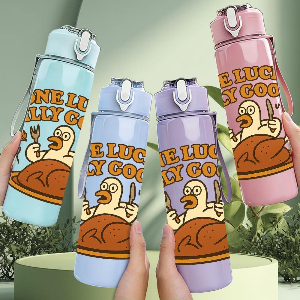1PC One Lucky Silly Goose Turkey 750ml Color Plastic Sports Water Bottle Leakproof Flip Straw Lid Suitable for Sports Office Home Use