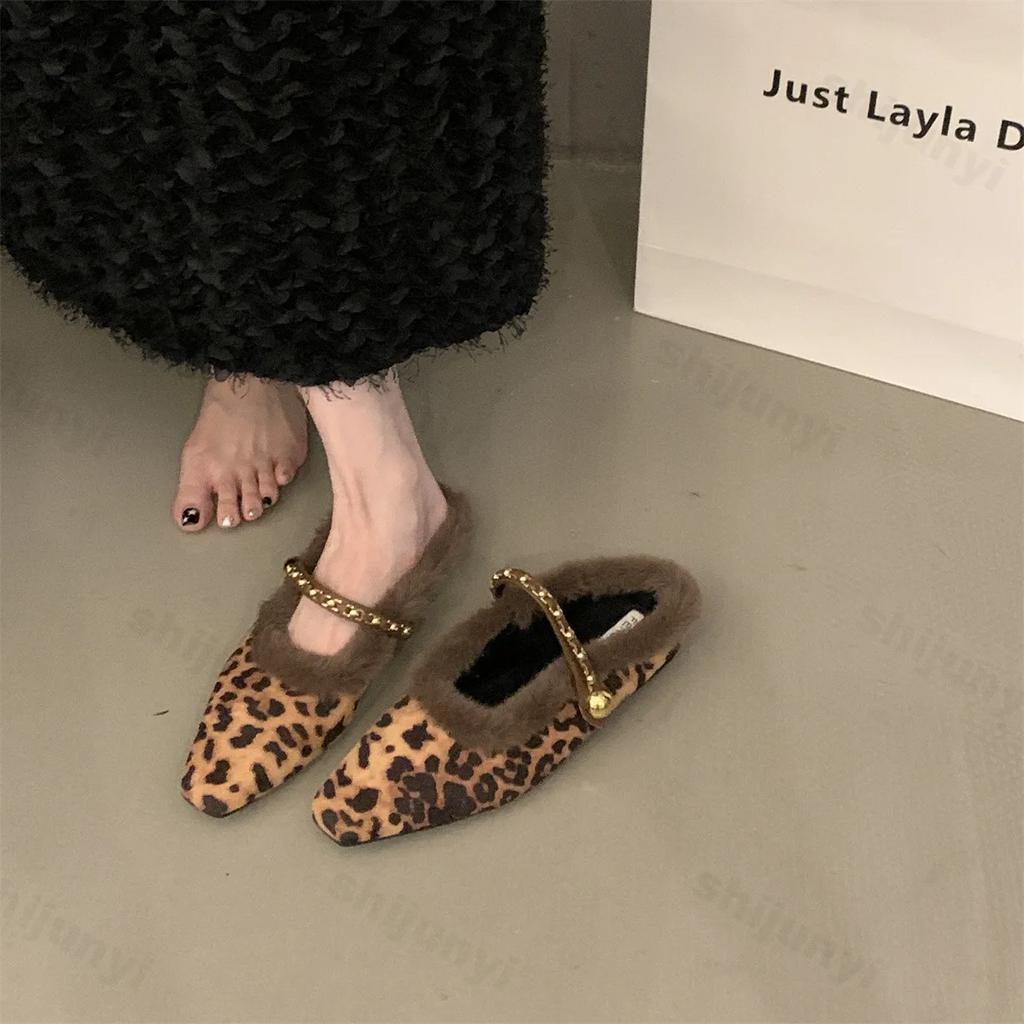 Fashion New 2024 Winter Plush Shoes for Women's Flat Fluffy Mary Janes Shoes Warm Cotton Shoes Faux Fur Half Slippers Zapatos De Mujer