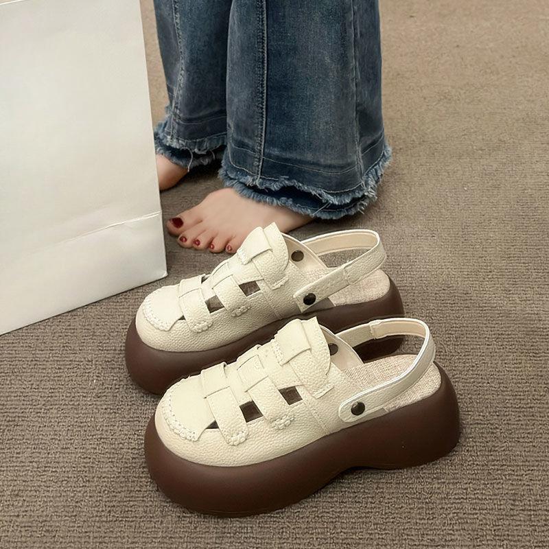 Пляжные сандалии в римском стиле на покатом каблуке