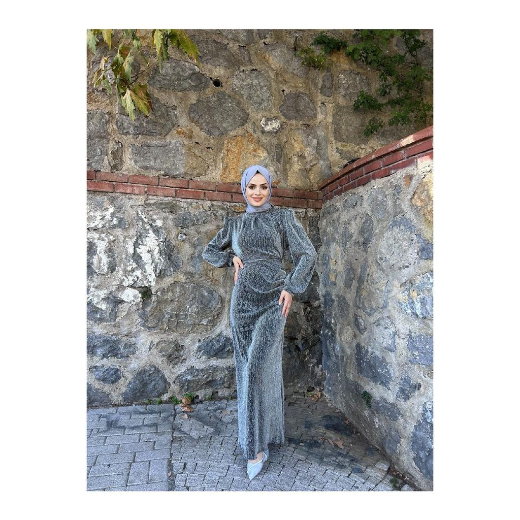 Серебристое вечернее платье Seil в хиджабе