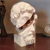 Нарезанная скульптура философа Золотой череп Статуя греческого философа Полимерная фигурка Дом Офис