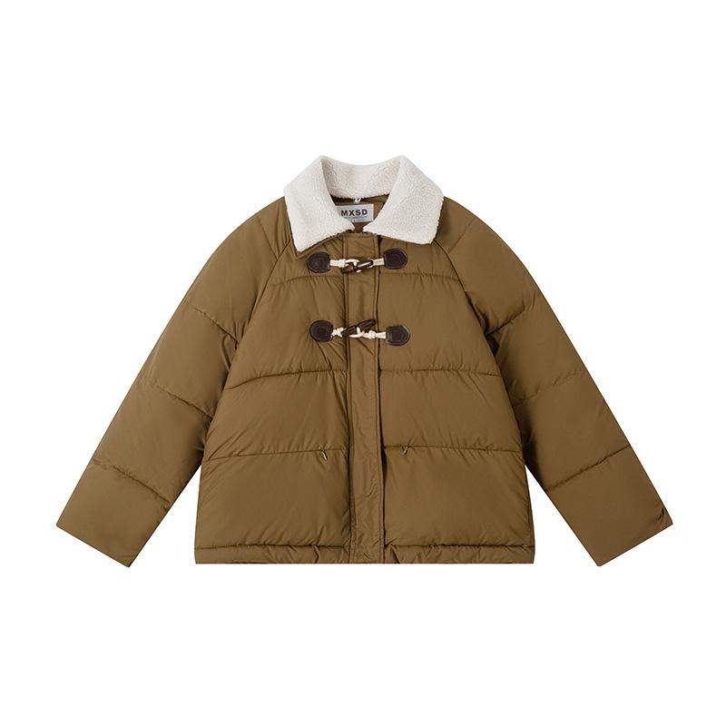 Короткая женская куртка-пуховик с капюшоном и свободным кроем, зимнее пальто