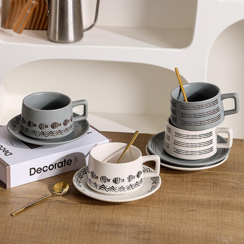 Ретро-чашка для кофе с изображением рыб и рябью, керамическая художественная чашка с блюдцем, набор столовых приборов, высокая ценность, позирующие хорошие вещи.