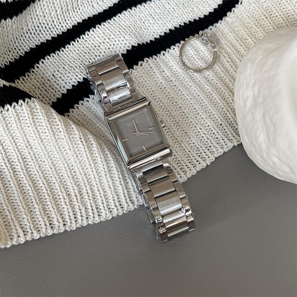 New Women'S Wristwatch, Stylish And Elegant Retro-Style Square Watch, High-Value, Luxurious And Versatile Quartz Women'S Watch.