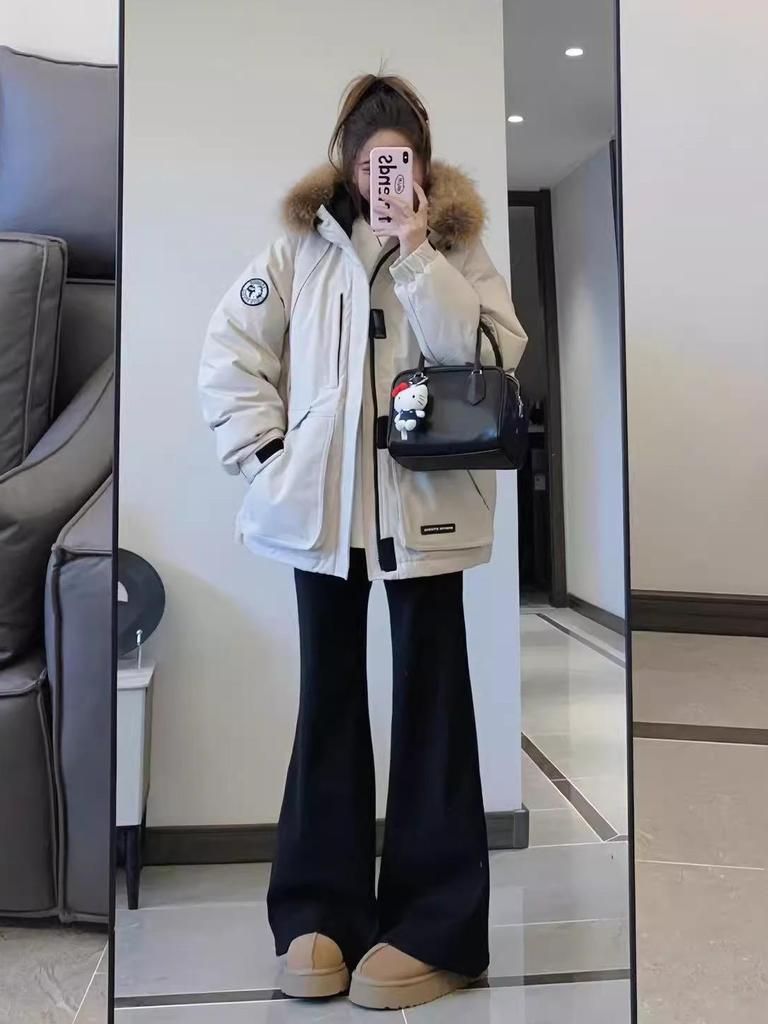 Women's 2025 Winter Windbreaker Down Jacket: Thickened, Loose-Fit Outdoor Parka for Petite Sizes