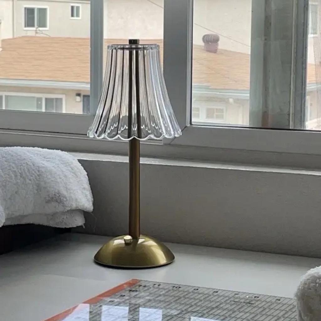 Хрустальная романтическая настольная лампа - Подходит для украшения спальни, письменного стола и столовой, настольная лампа с ретро-нотками