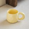 Кружка с кремовой шероховатой ручкой, бытовая чашка, нишевая однотонная керамическая чашка, офисная чашка для питья, чашка для завтрака
