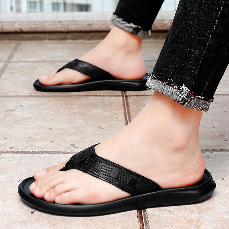 Men Leather Slippers Mens Flip Flops Slides Genuine Leather Casual Outdoor Summer Italian Designer Classic Beach Footwear Male