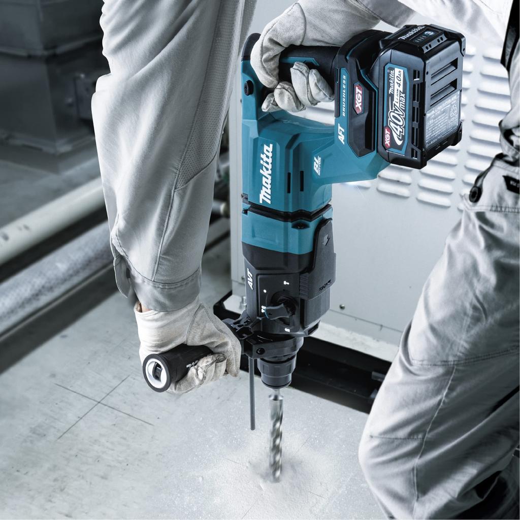 Аккумуляторная ударная дрель Makita 40 Вмакс. Продается отдельно. В комплект входит кейс HR007GZK Blue. Аккумулятор/зарядное устройство/биты.
