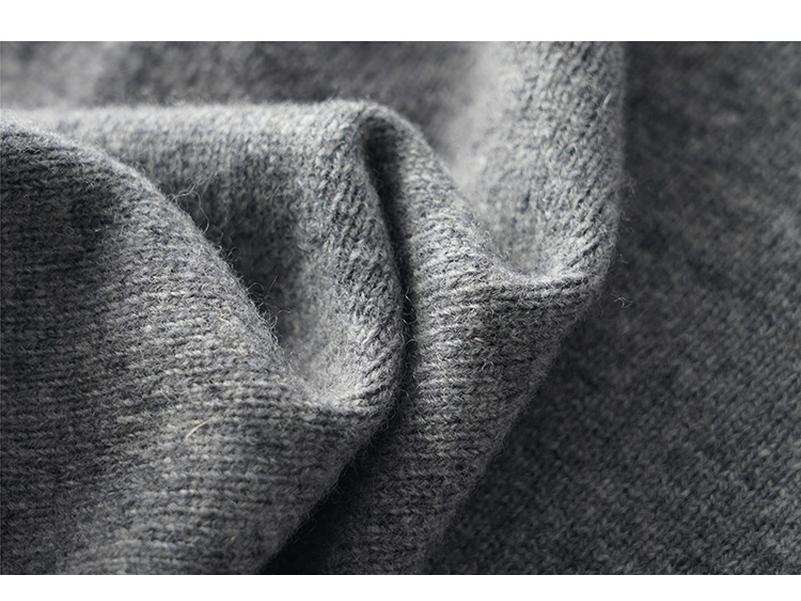 Жилет без рукавов с V-образным вырезом и градиентом из бамбуковой шерсти 2024 года во французском стиле