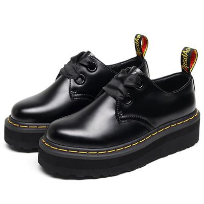 Толстоподошвенные дырки Легкие туфли Мартин Кожаные маленькие кожаные туфли Женские, британские студенты Низкие ботинки на платформе