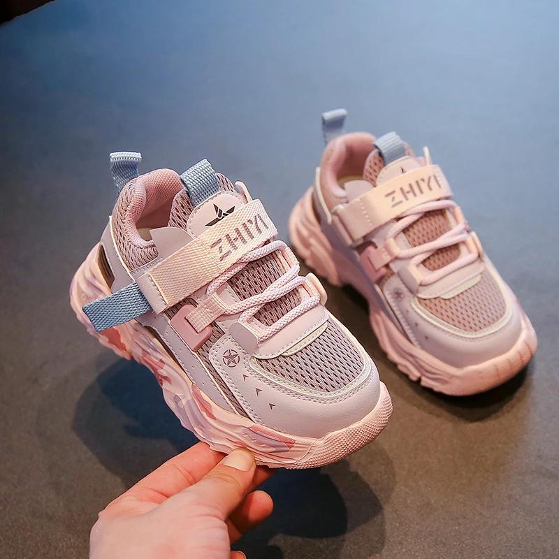 2024 Детская повседневная обувь для девочек и мальчиков, осенняя новая модная в корейском стиле, универсальная, с мягкой толстой подошвой, противоскользящая спортивная обувь
